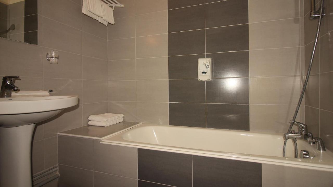 Cesson-Sévigné Logis Hotel Lodge La Valette מראה חיצוני תמונה