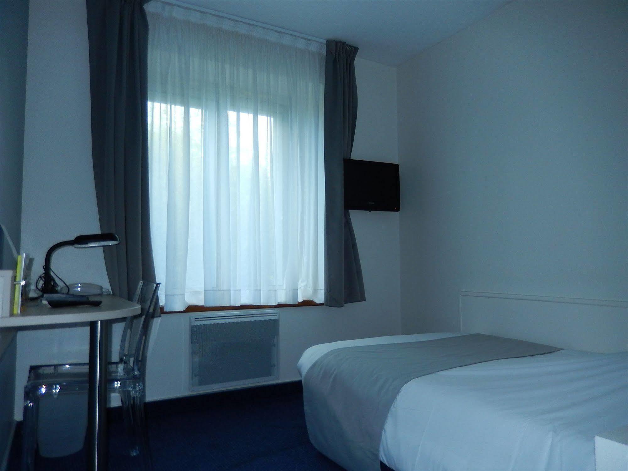 Cesson-Sévigné Logis Hotel Lodge La Valette מראה חיצוני תמונה