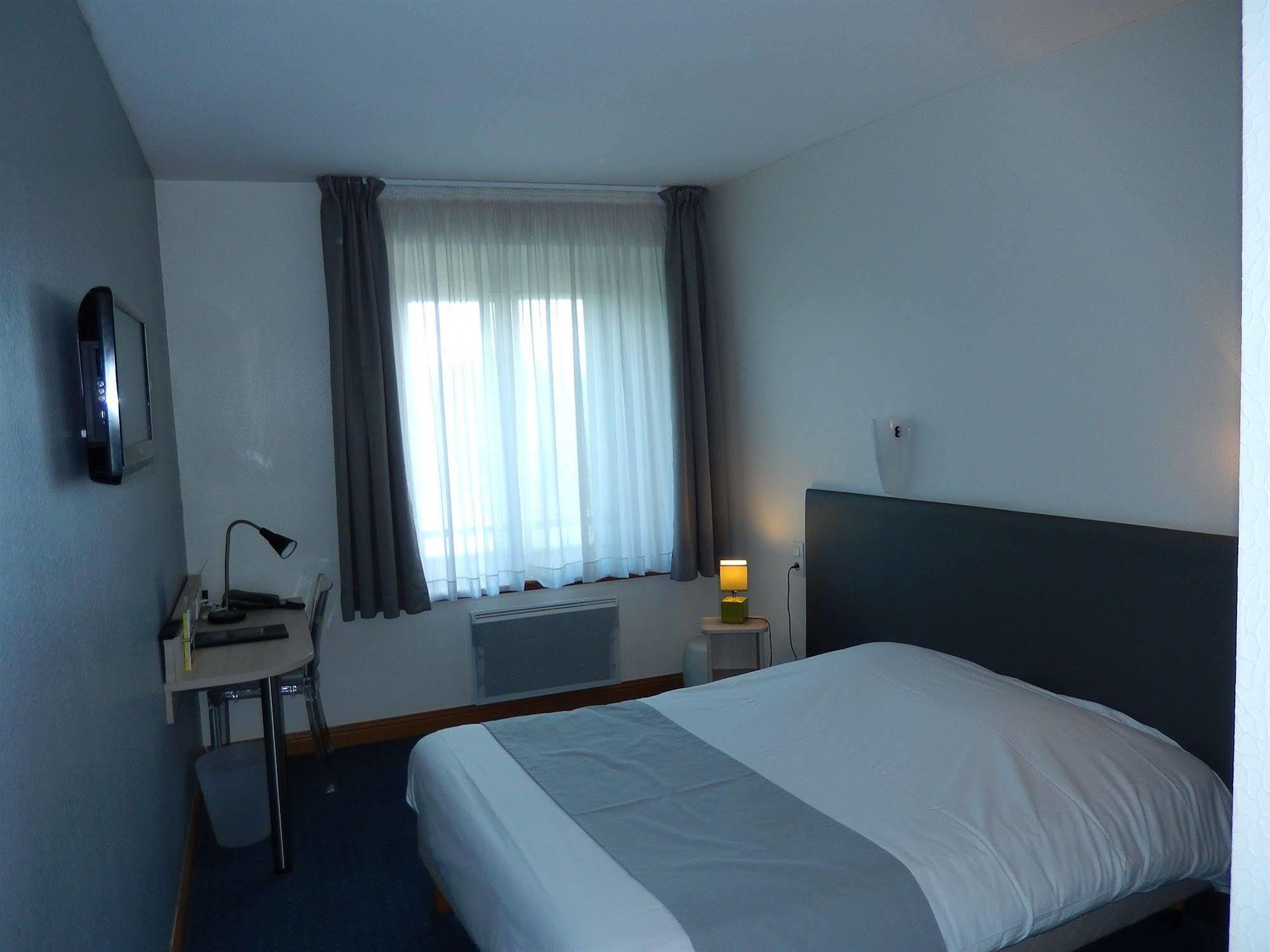 Cesson-Sévigné Logis Hotel Lodge La Valette מראה חיצוני תמונה